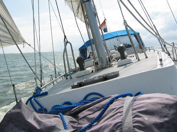 23-onder zeil.JPG - Onder zeil